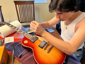 Les Paul pick guard install